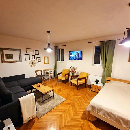 Nomad Apartment Braşov Esterno foto