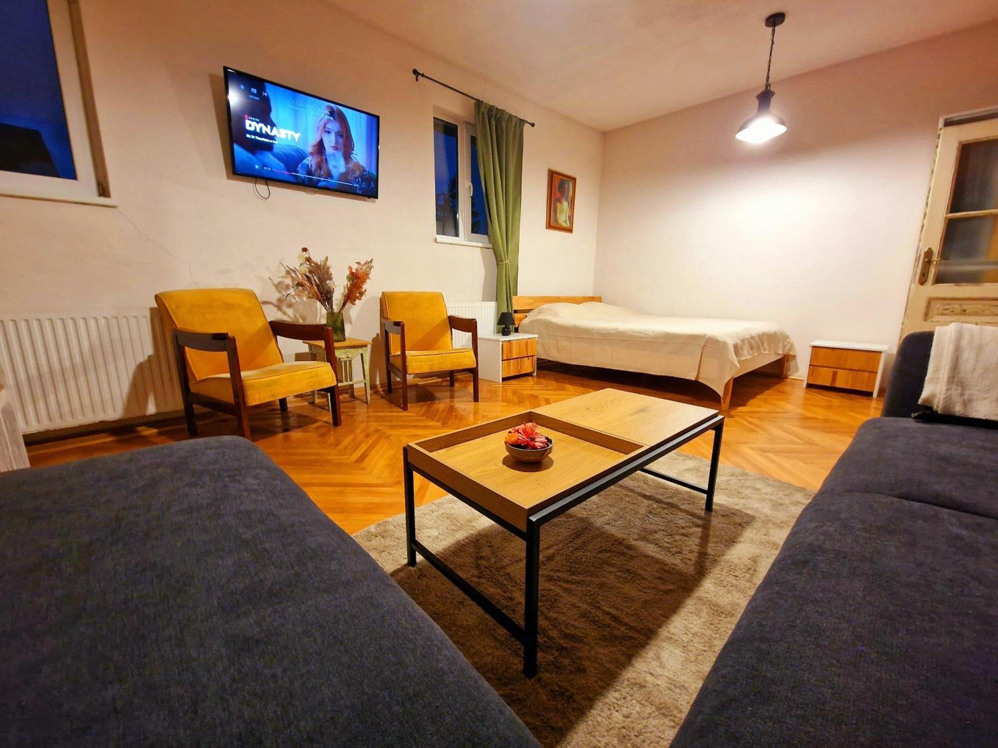 Nomad Apartment Braşov Esterno foto